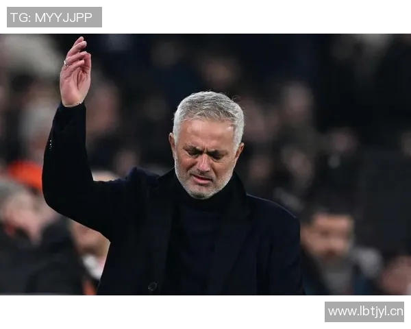 穆里尼奥激情发言引发争议，足球世界风云再起